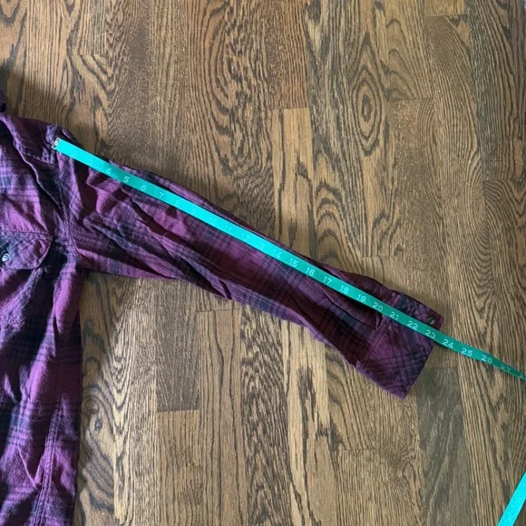 Like New TNA Aritzia Boyfriend Flannel Hoodie Small - Picture 10 of 11